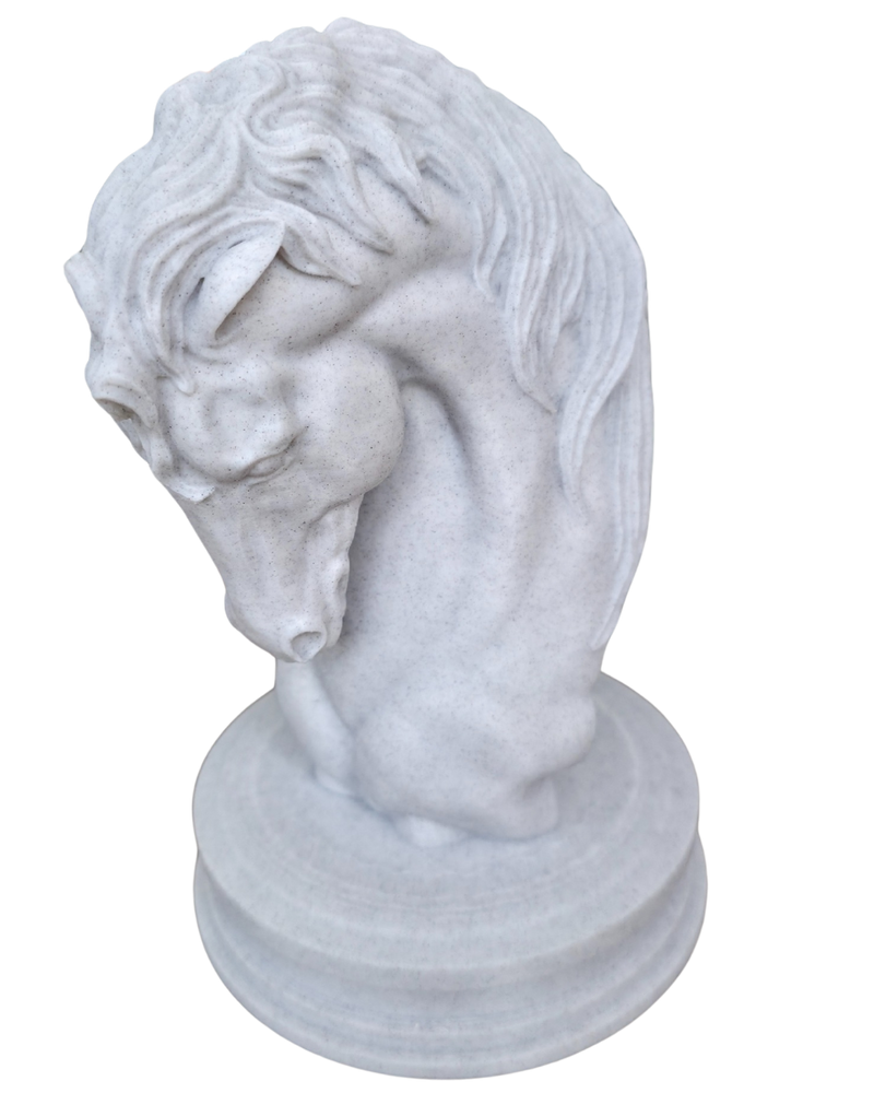 Modern At Başı Heykeli